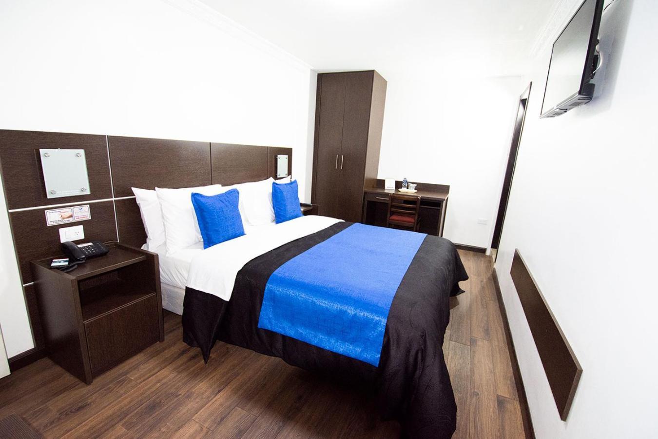 Hotel Plaza Victoria Ibarra Ngoại thất bức ảnh