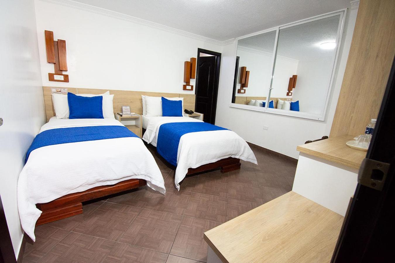 Hotel Plaza Victoria Ibarra Ngoại thất bức ảnh